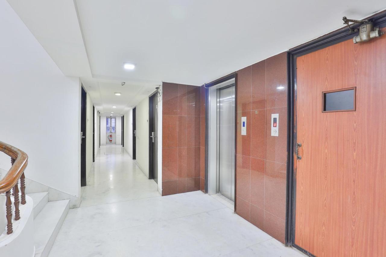 Oyo 2351 Hotel Golden Plaza Ahmadabad Zewnętrze zdjęcie