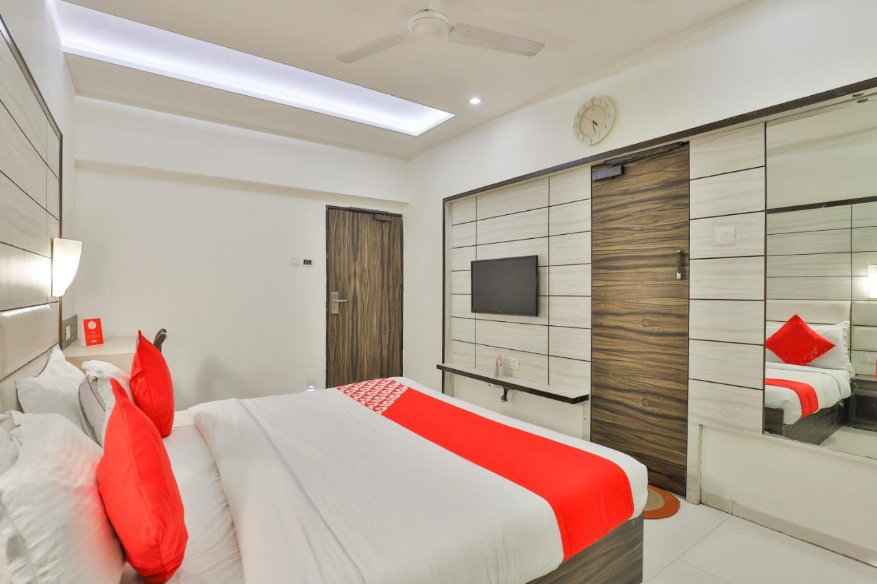 Oyo 2351 Hotel Golden Plaza Ahmadabad Zewnętrze zdjęcie