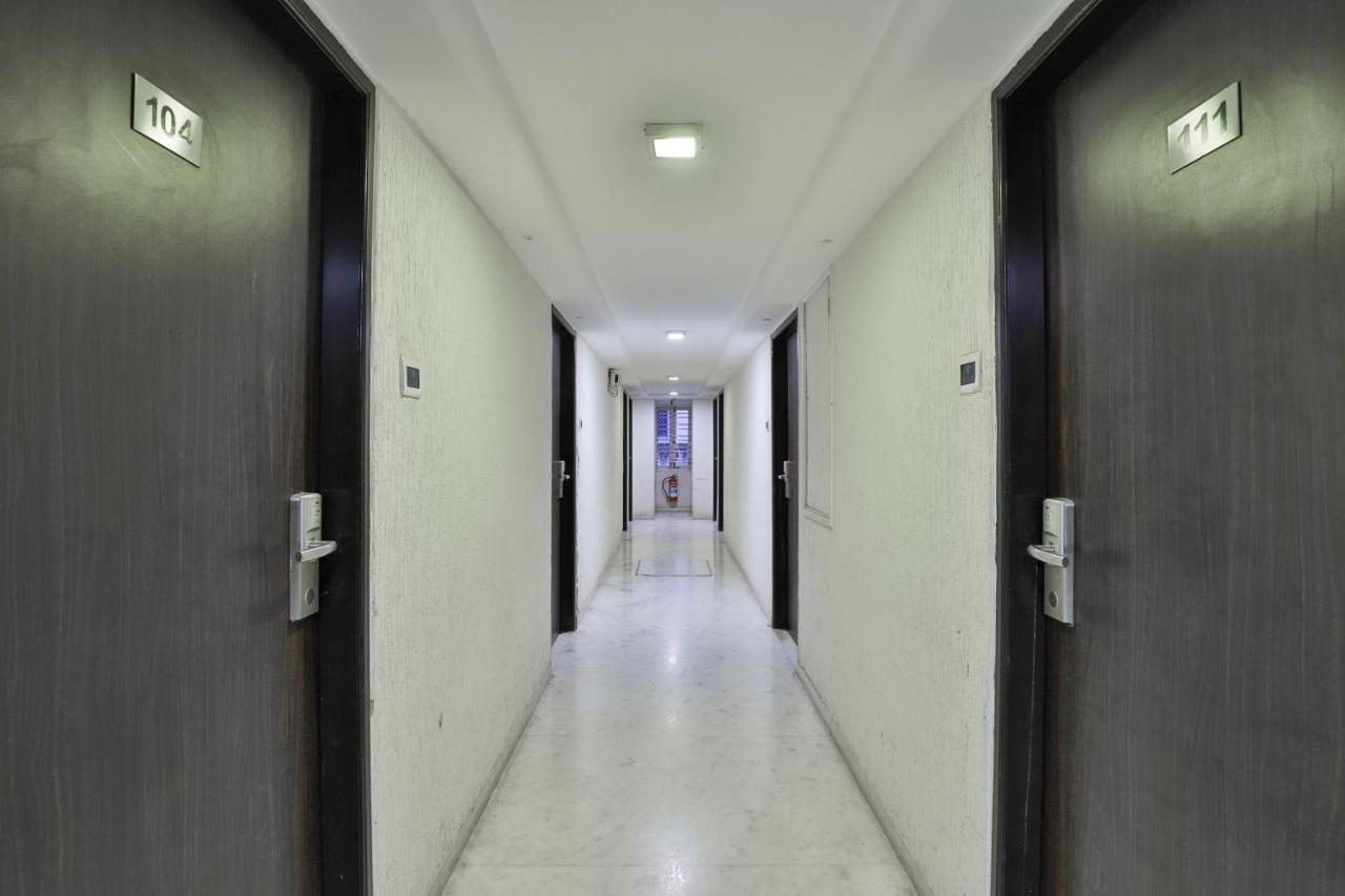 Oyo 2351 Hotel Golden Plaza Ahmadabad Zewnętrze zdjęcie