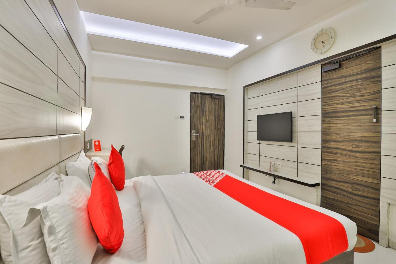 Oyo 2351 Hotel Golden Plaza Ahmadabad Zewnętrze zdjęcie