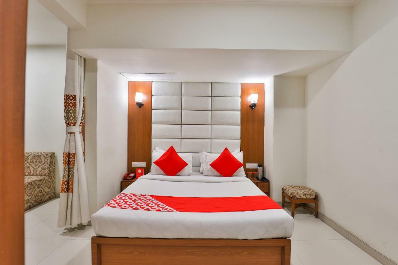 Oyo 2351 Hotel Golden Plaza Ahmadabad Zewnętrze zdjęcie